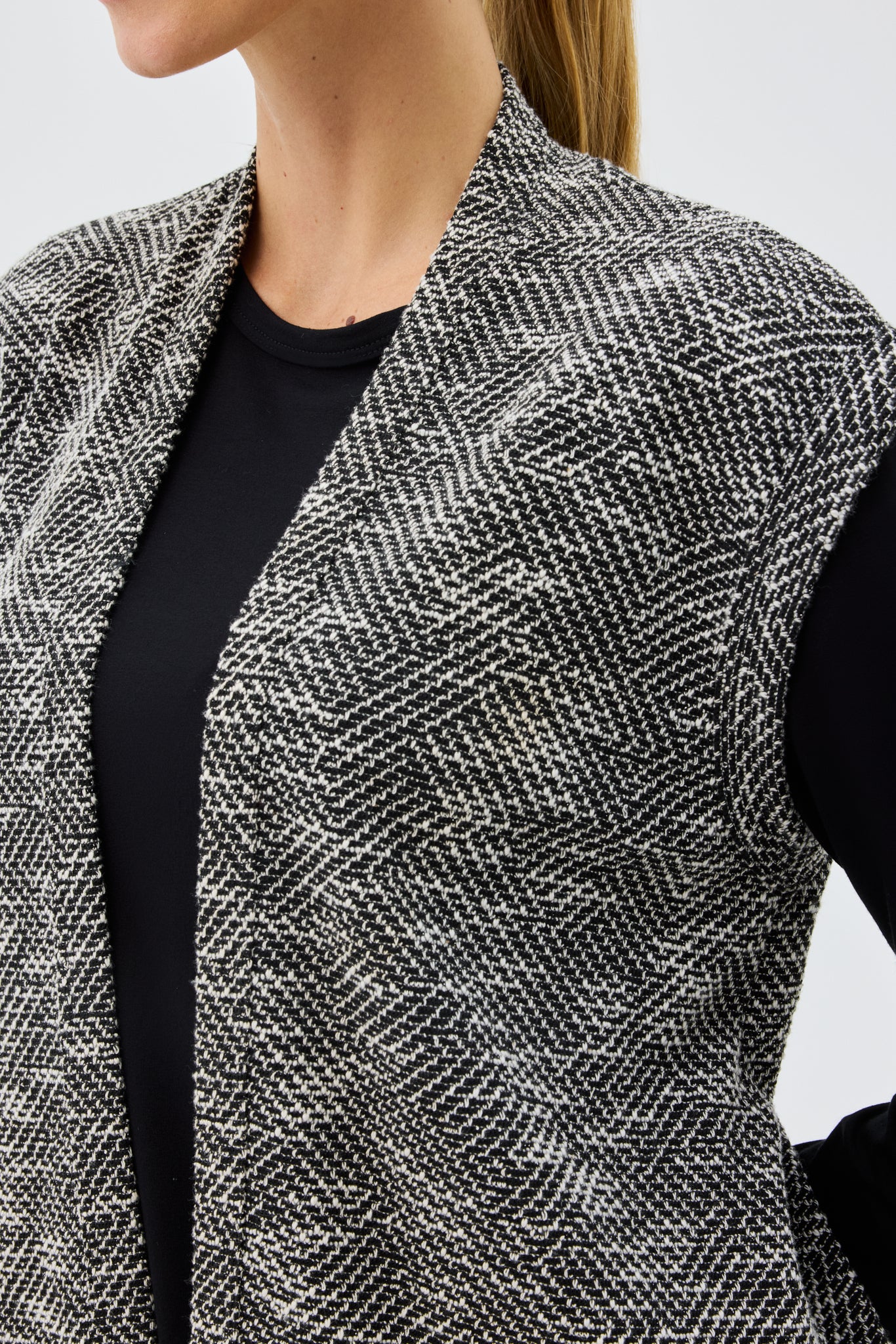 ELLIS BOUCLE VEST - Image 3