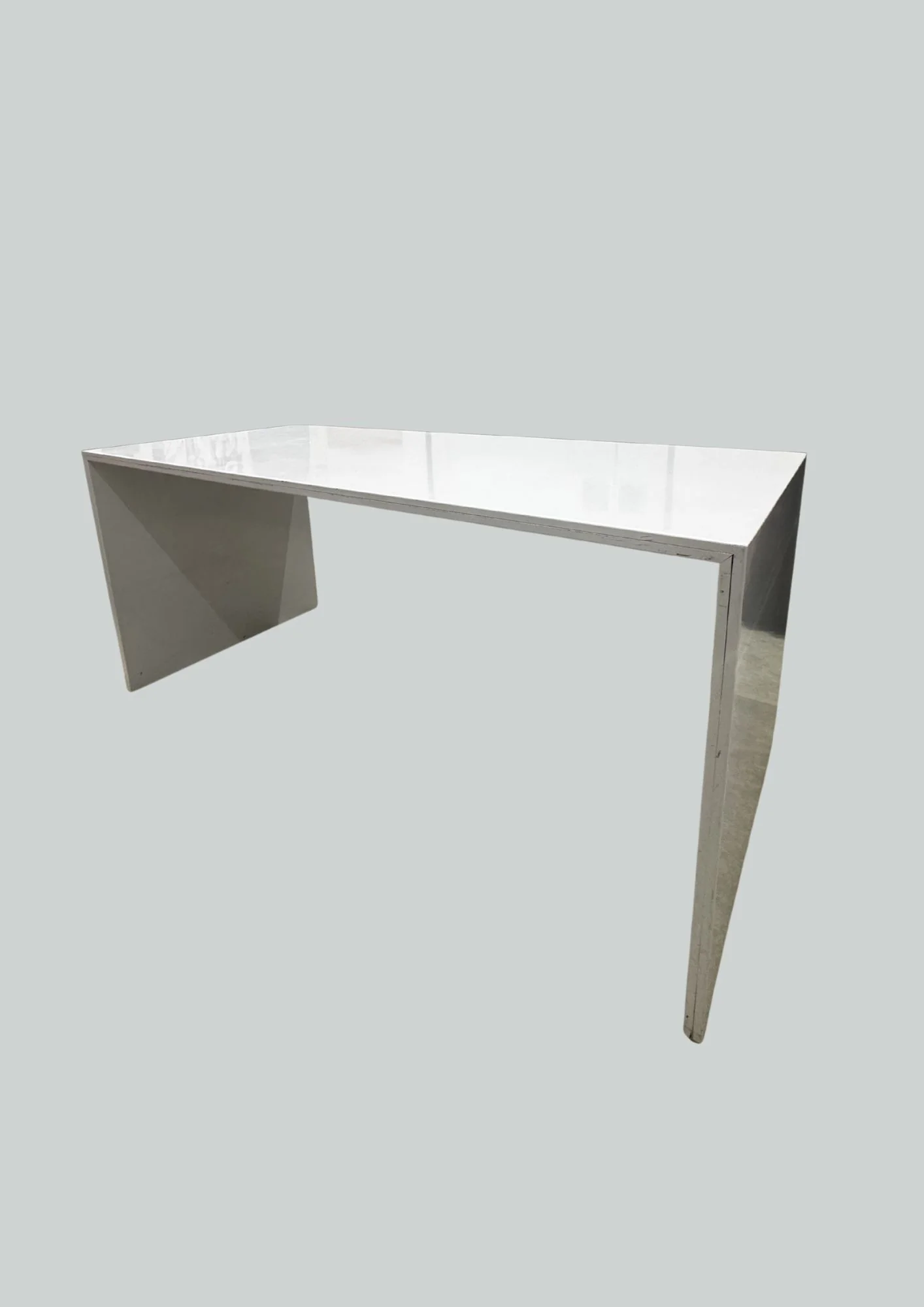 LARGE WHITE DESK - Image 3