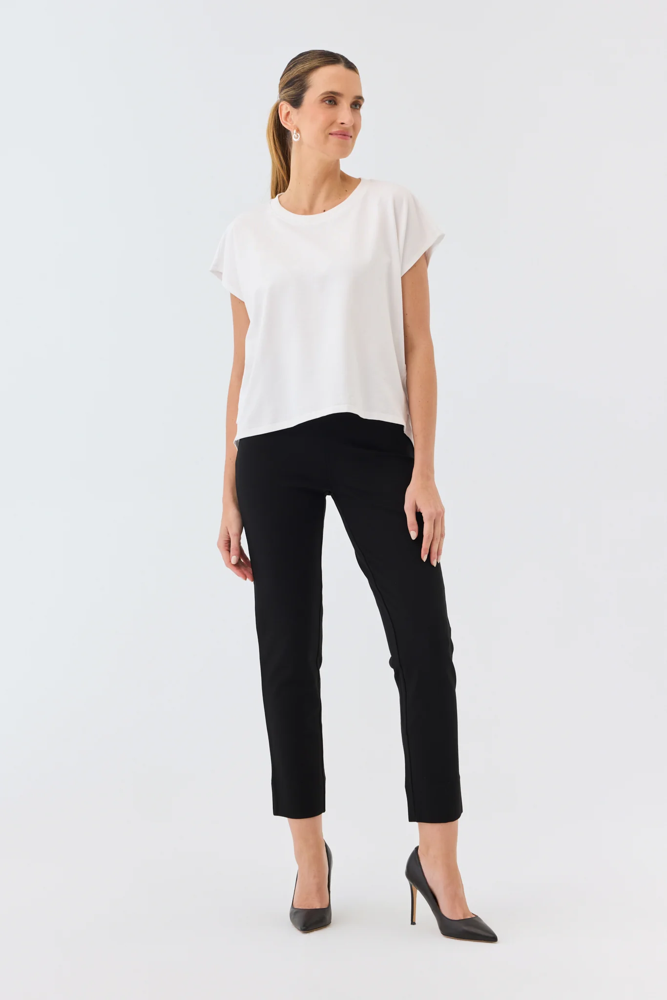 SOHO TEE - Image 4