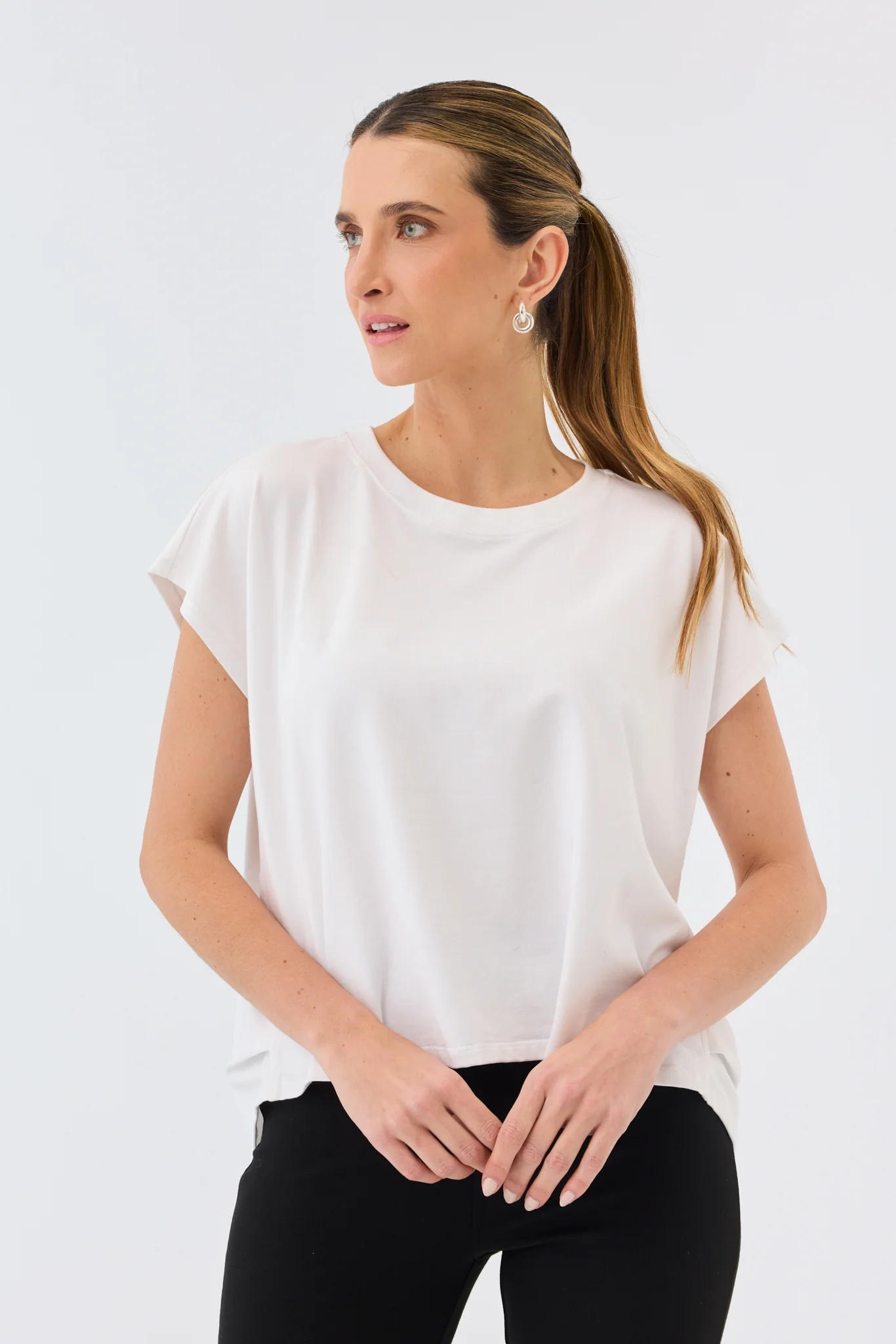 SOHO TEE - Image 7