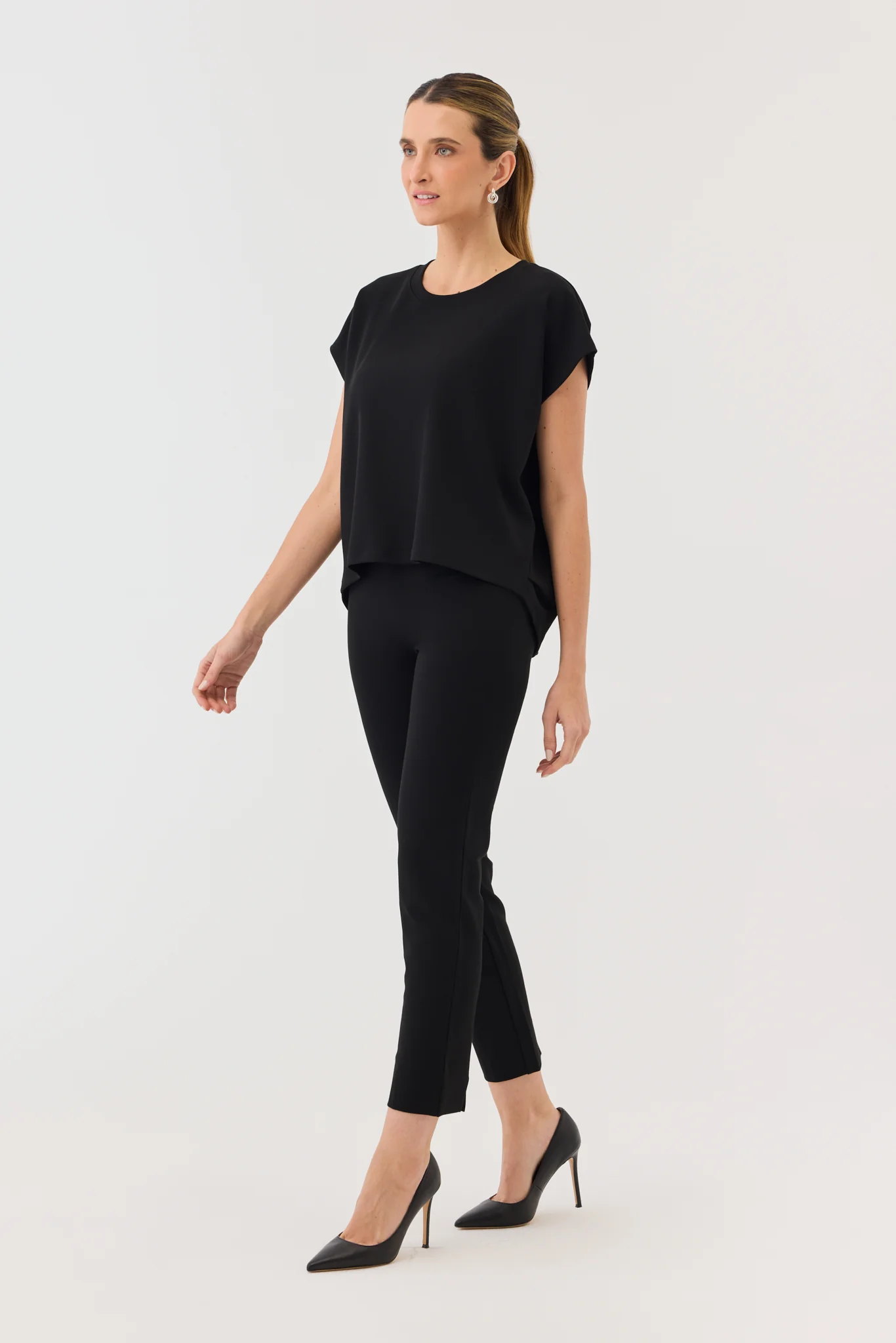 SOHO TEE - Image 4