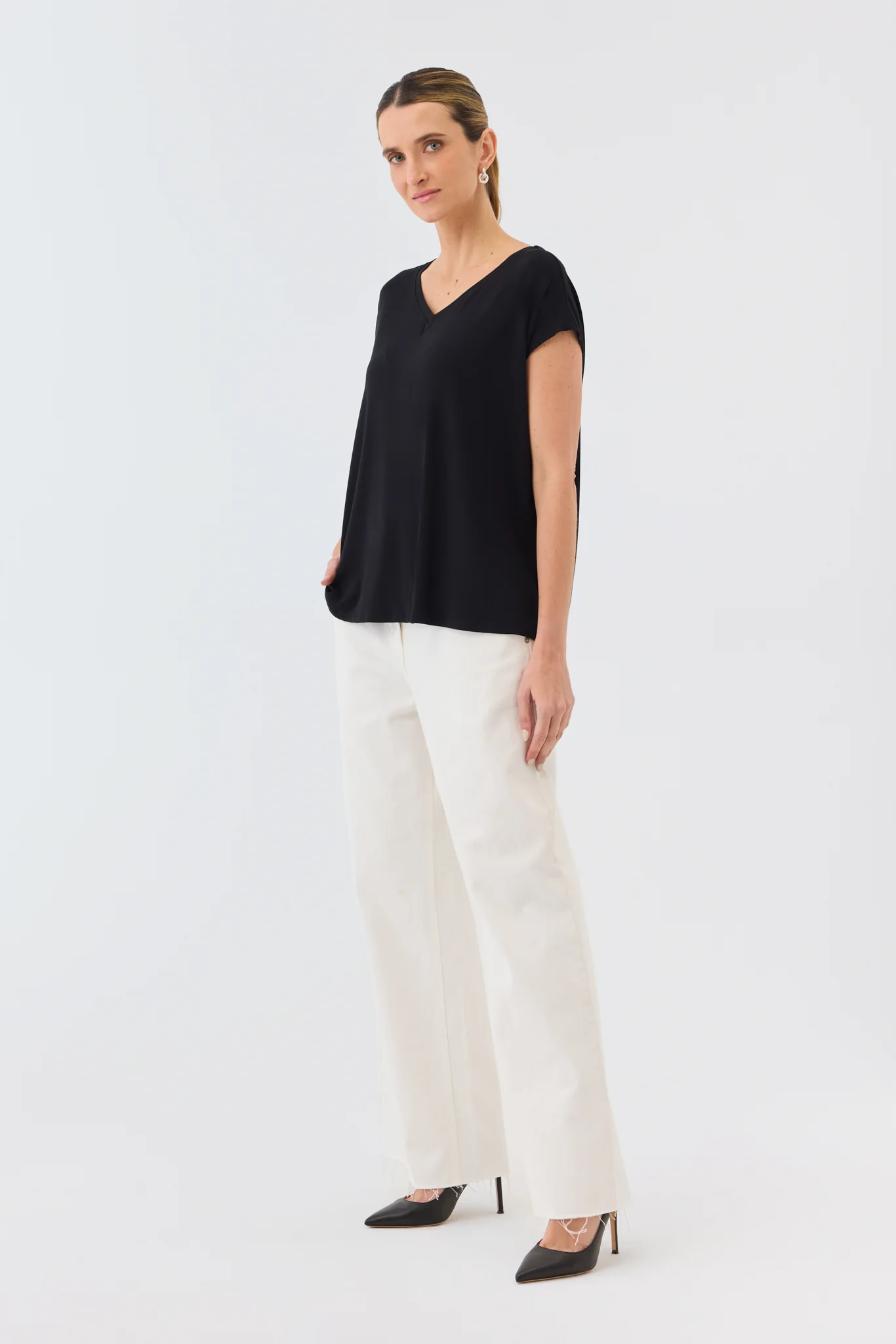 V NECK TEE - Image 3